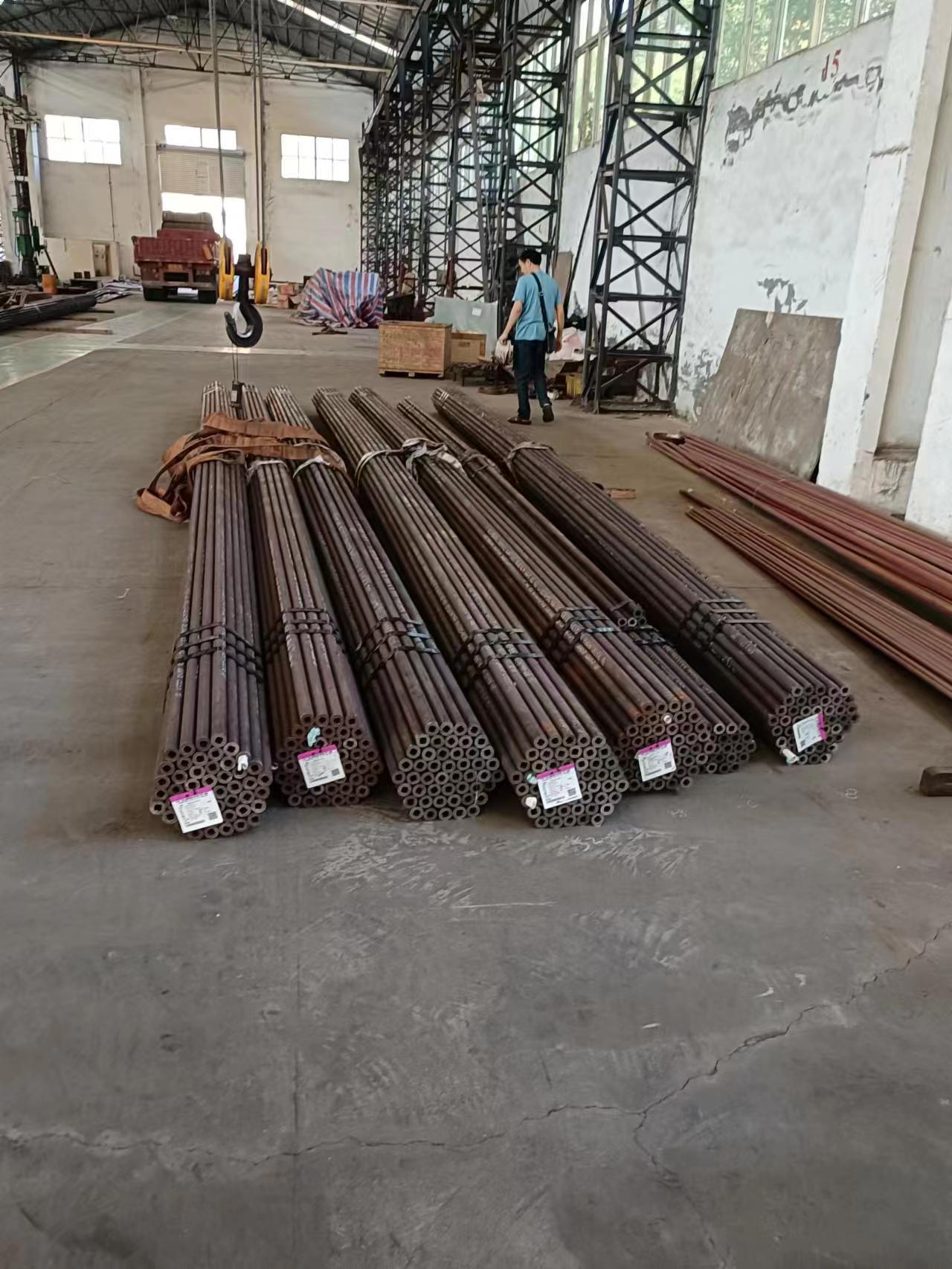 水冷壁前墻管屏\15CrMoG、Φ28.6×5.6mm（內(nèi)螺紋） L=6000mm管屏節(jié)距2×46mm