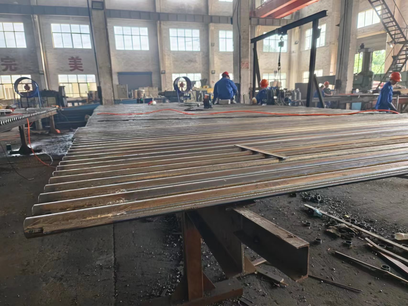 φ60.3×7.5\SA-210C 水冷壁帶鰭片內(nèi)螺紋管，帶鰭片。2）附質(zhì)量證明書(shū)，3）品牌：武鍋、東鍋、哈鍋選其一