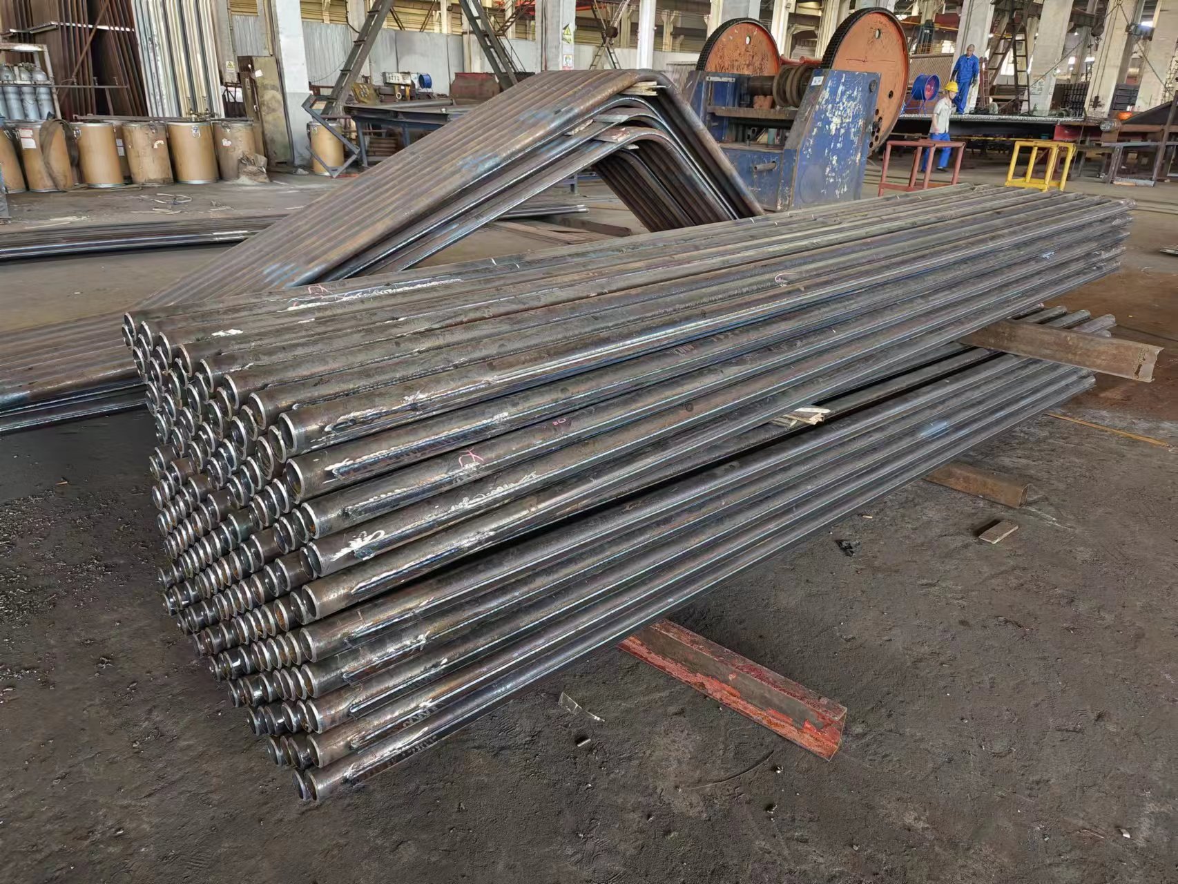 φ60.3×7.5\SA-210C 水冷壁帶鰭片內(nèi)螺紋管，帶鰭片。2）附質(zhì)量證明書(shū)，3）品牌：武鍋、東鍋、哈鍋選其一