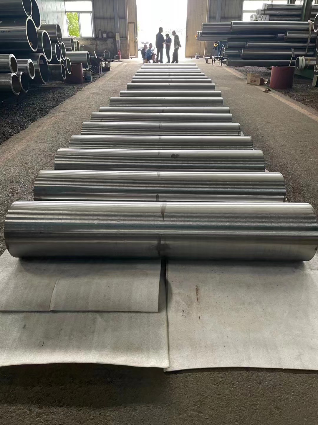 乙烯裝置超高壓蒸汽管道設計溫度545℃，設計壓力13.5MPa，設計選用A335-P91鋼，規(guī)格Φ168.3×14.27~Φ609.6×46.02