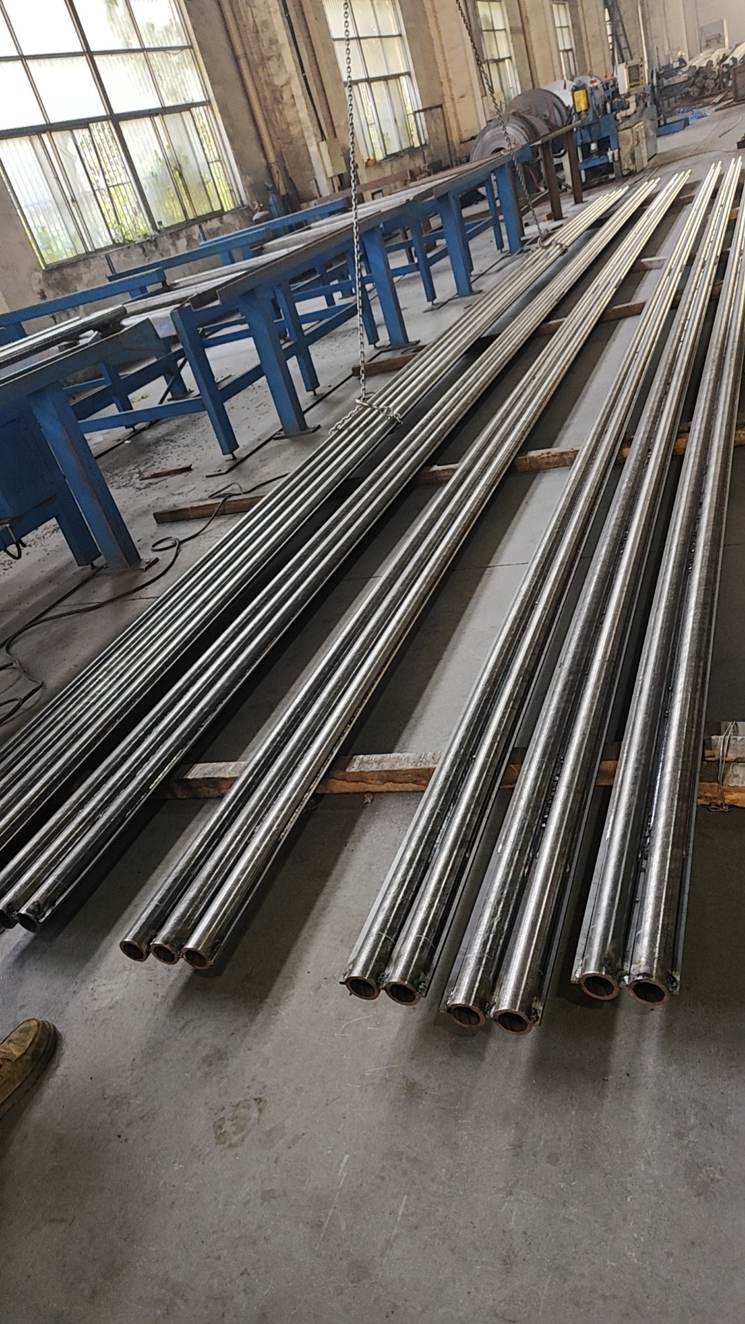 管排長度為6米，每件管排由10根管子組成，管子中心距為54mm，鰭片厚度為6.4mm